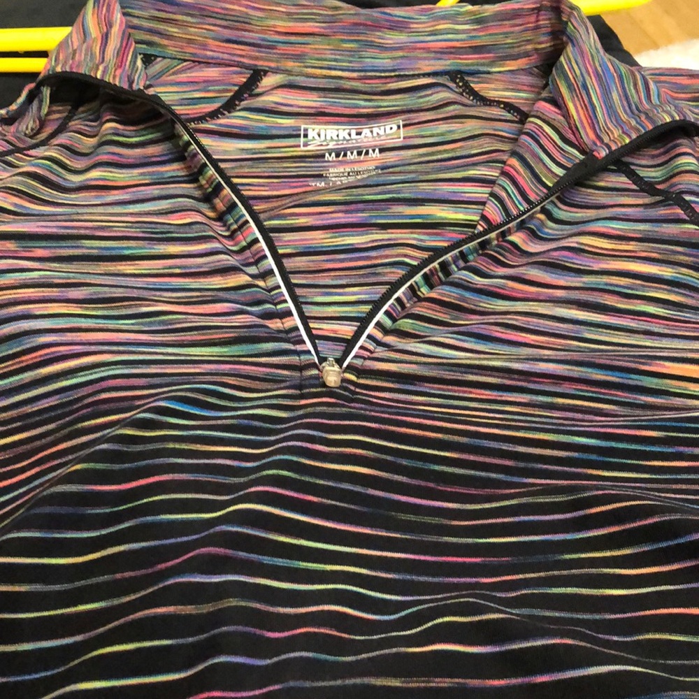 Kirkland 1/4 zip athletic top, multicolor long sleeve, M
